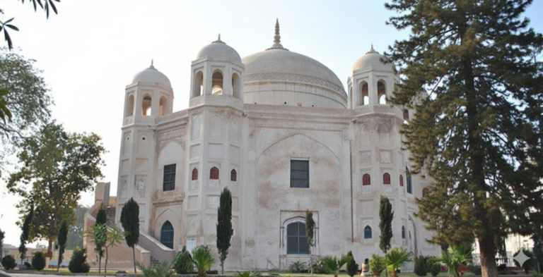 انارکلی: حقیقت اور افسانہ